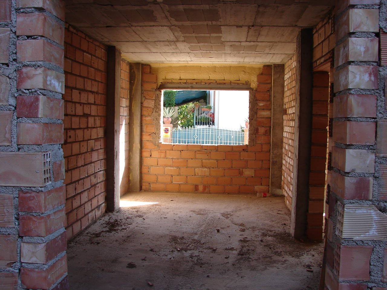 EDIFICIO LINARES: MEMORIA DE CALIDADES