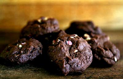 [chocolate-pep-bark-cookies.jpg]