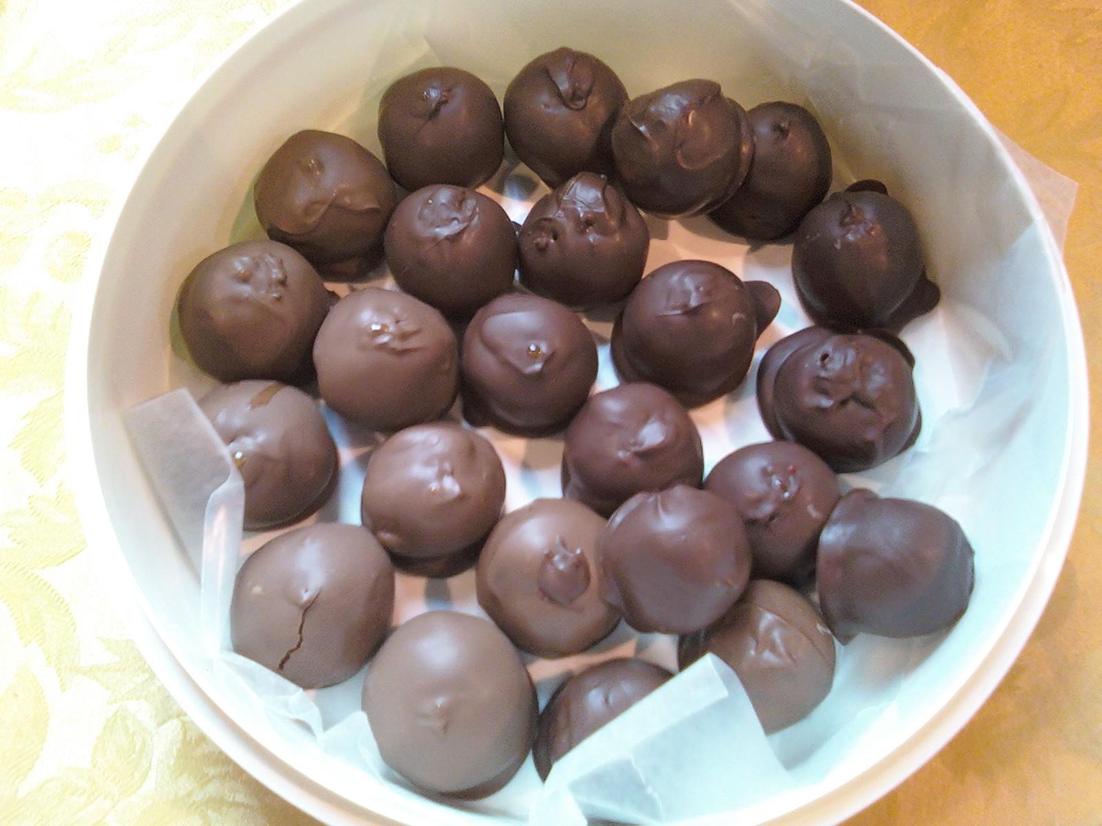 Real Women Eat Red Velvet BonBons