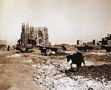 La Sagrada Familia en 1915.