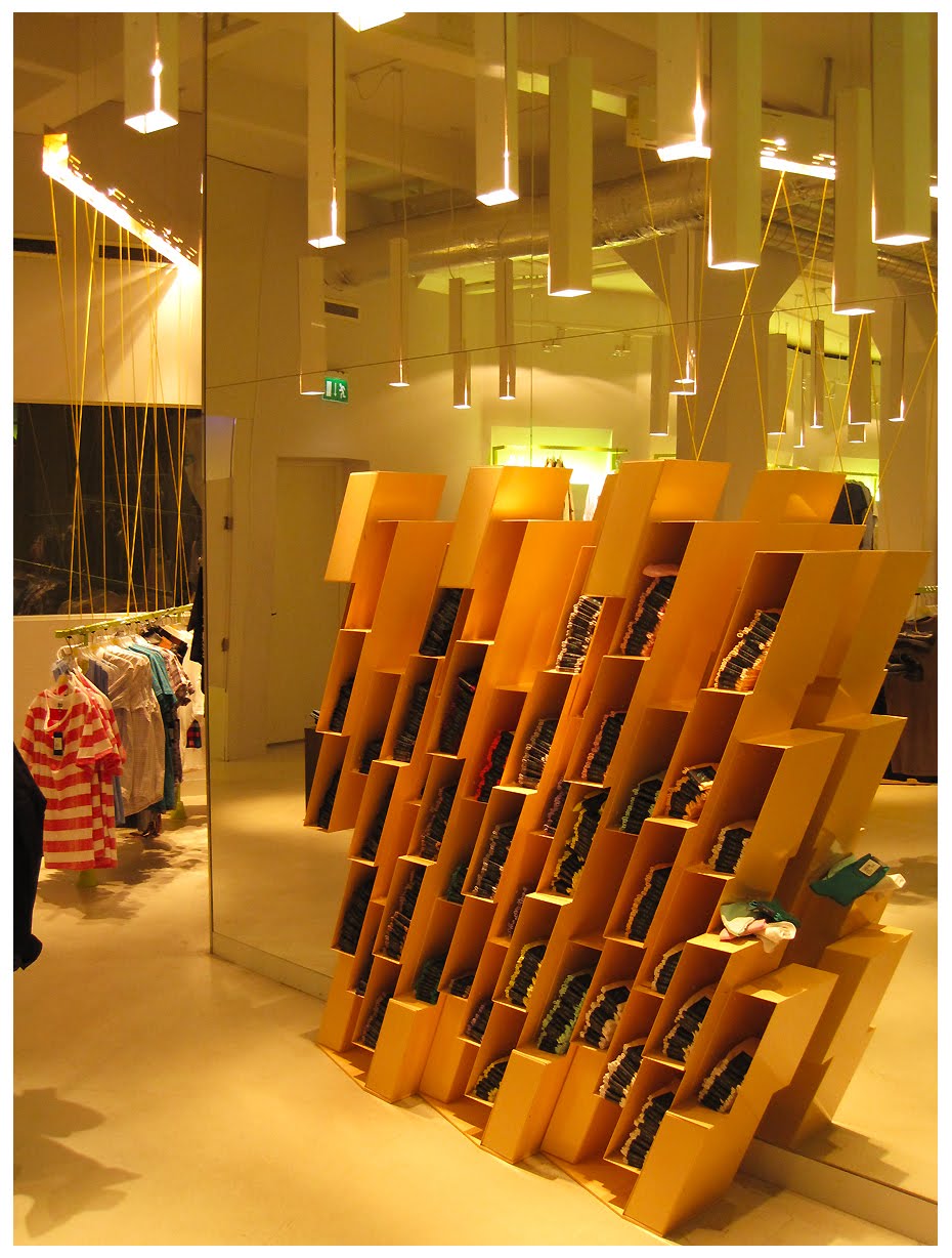 Make-Room: MTWTFSS WEEKDAY Shop in CPH