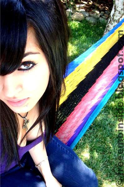 Free Emo Wallpapers Emo Girl New Haircut With Jeans 