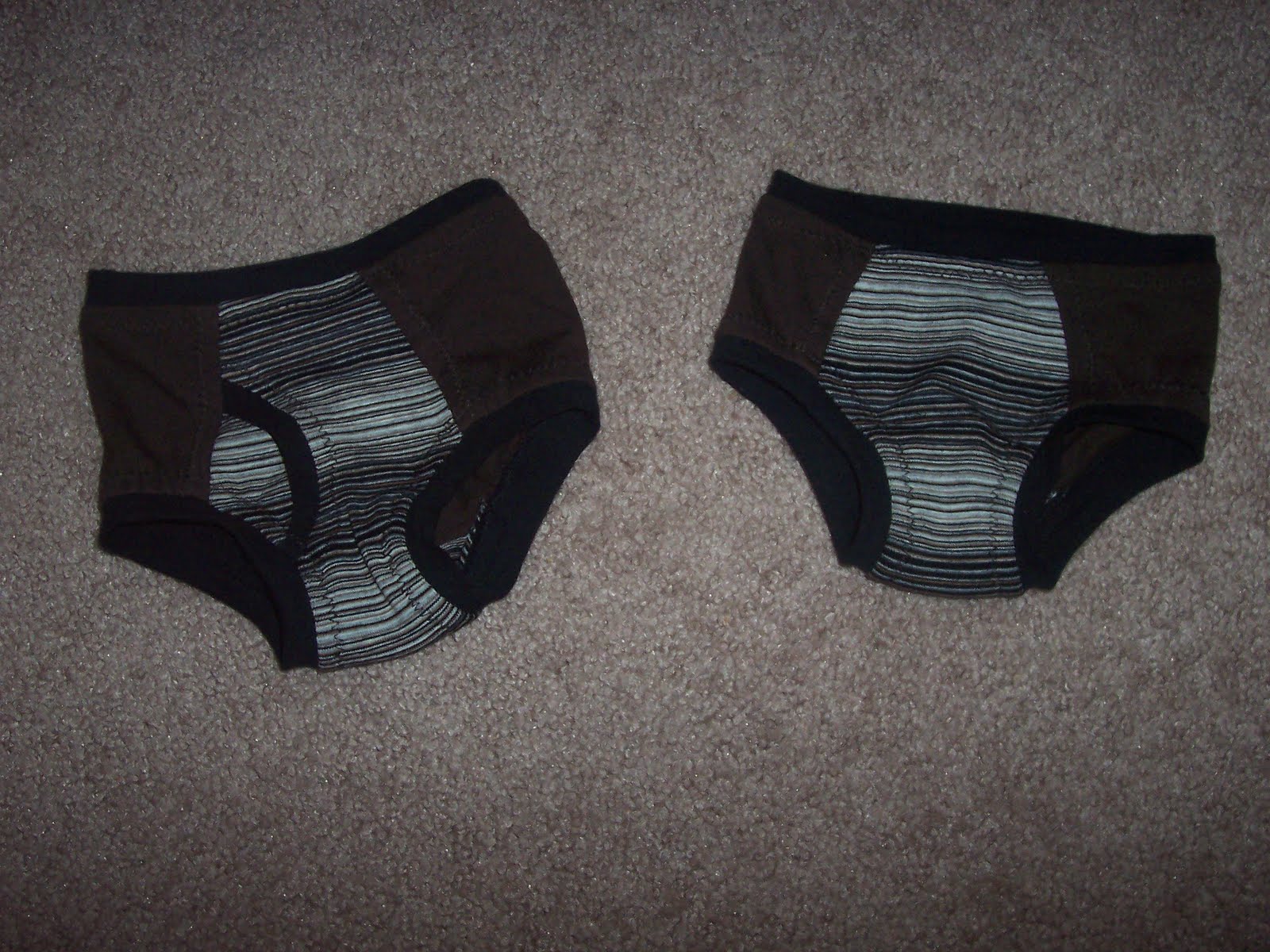 Frugal Sewing: Underwear out of t-shirts and knit scraps