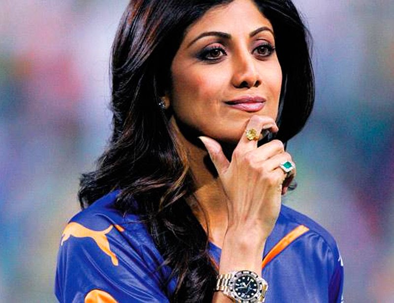 Indian actress Shilpa Shetty arrives to offer prayers at The... News Photo  - Getty Images
