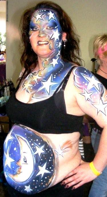 [body-art-gravidas-moon2.jpg]