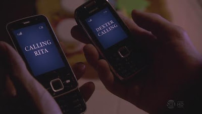dexter season finale quarta temporada trinity telefones celulares
