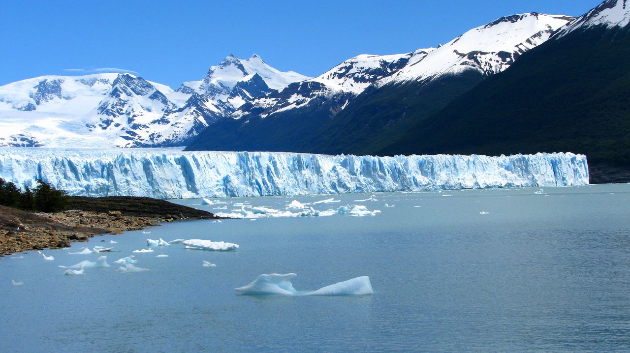 [24+Argentina+-+The+Perito+Moreno+Glacier.JPG]