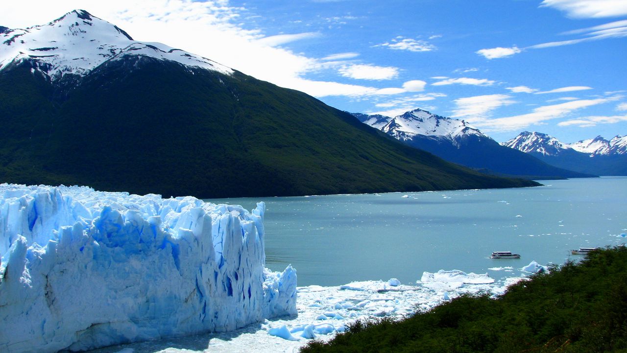 [27+Argentina+-+The+Perito+Moreno+Glacier.JPG]