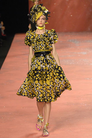 [christian+lacroix+-+spring+2008+00120m.jpg]