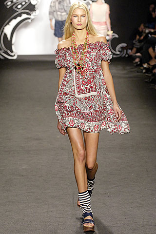 [anna+sui+-+spring+2007+00110m.jpg]