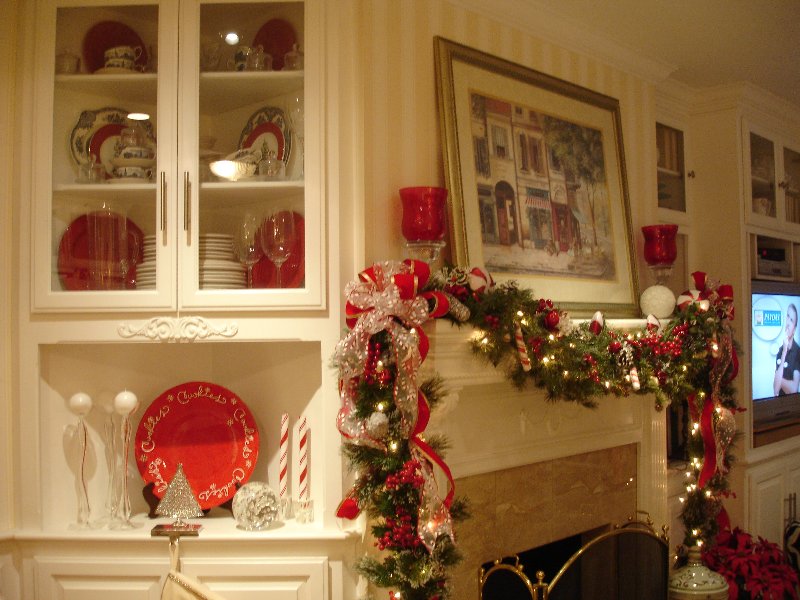 Around the House: CHRISTMAS MANTLE