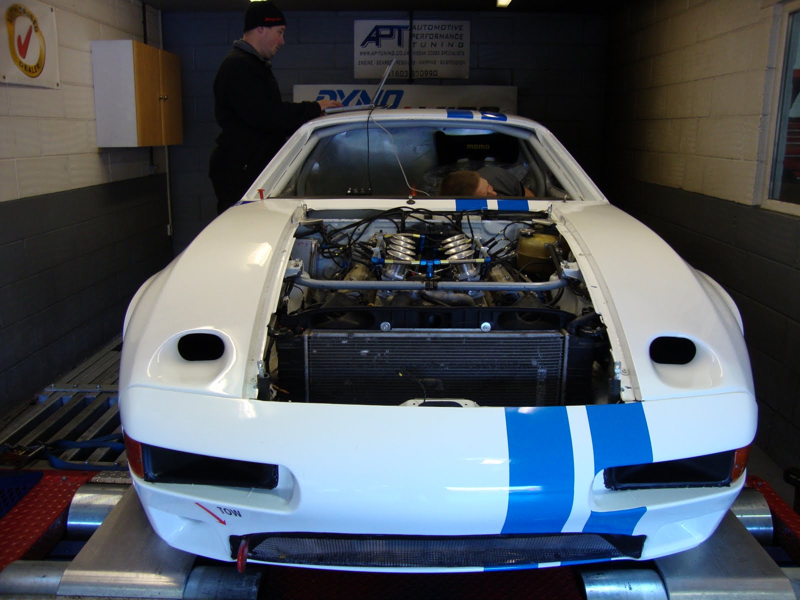 Te-Systems: Porsche 828 Motec conversion