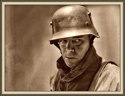 http://3.bp.blogspot.com/_0cT-P4soVao/SyvJmcioQyI/AAAAAAAAFco/bdHIH7SCh-g/s400/GERMAN+SOLDIER-WW1-HELMET-CASCO++SOLDADO+ALEMAN-PRIMERA+GUERRA+MUNDIAL-ERNEST+DESCALS-COLECCION+DE+CASCOS-.jpg