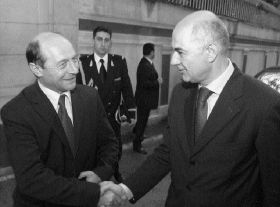 [Basescu+si+Dusan+Crnogorgevic.jpg]