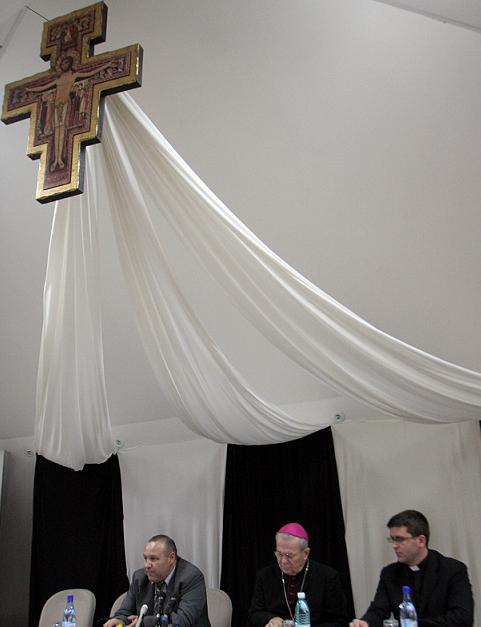 [avocatul+ips+robu+si+fr+dobos.jpg]