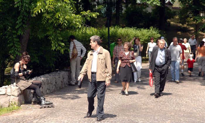 [generatii+cotroceni+porti+deschise.jpg]