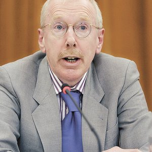 [gallagher+tom+unguras+pierdut.jpg]