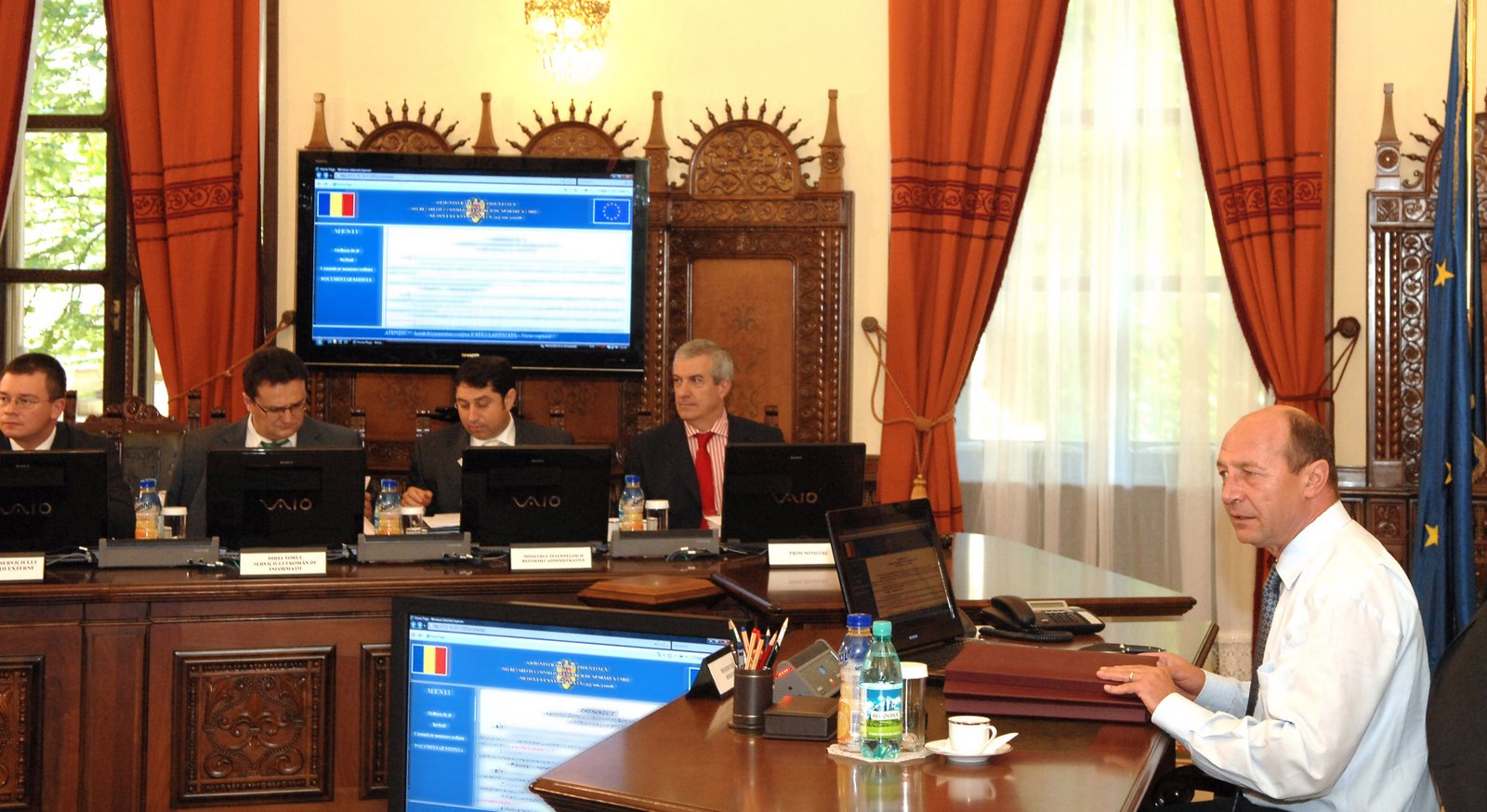 [csat+monitor+blurat+1.jpg]