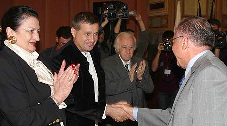 [Micrea+Dinescu+Ion+Iliescu+KGB.jpg]