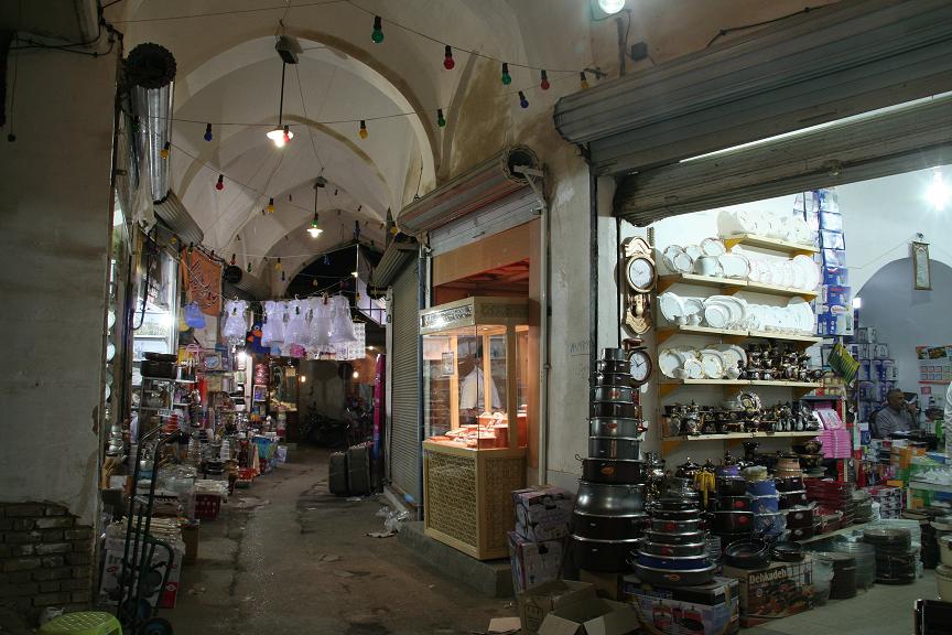[Yazd+Iran+Bazar+Roncea+3.JPG]