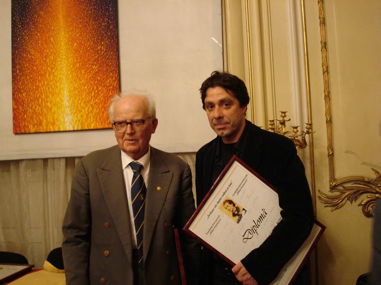 [eminescu+acad+dimitrie+vatamaniuc+victor+roncea.JPG]