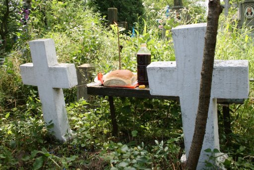 [slujba+pentru+eroii+romani+din+ucr.jpg]