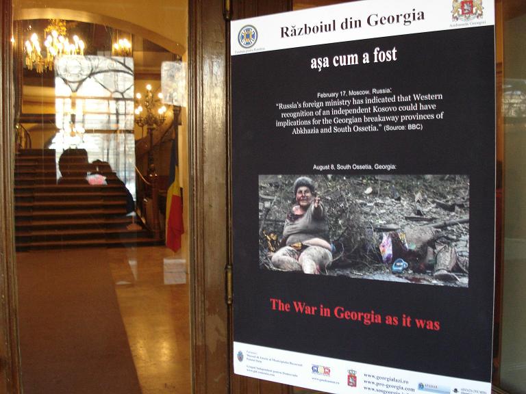 [Razboi+Georgia+Expozitie+Fundatia+pentru+Romania.JPG]