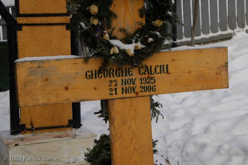 [Crucea+Parintelui+Calciu.jpg]