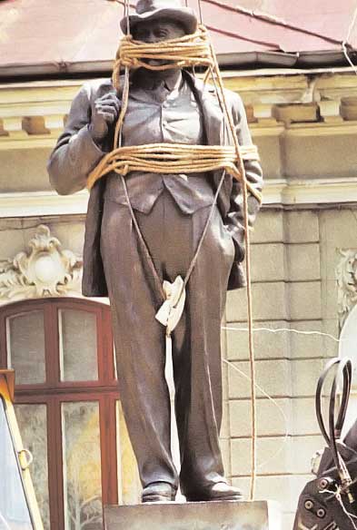 [Caragiale+legat+de+Plesu.jpg]