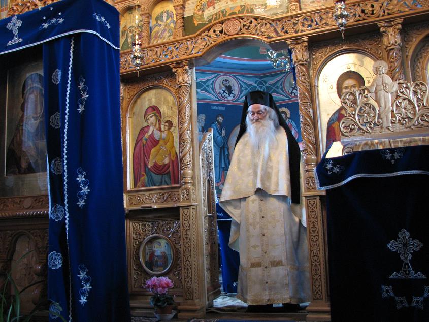 [Parintele+Justin+Parvu.JPG]