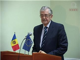 [Terry+Davis+in+Moldova.jpg]