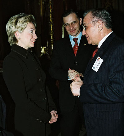 [Hillary+Iliescu+Geoana.jpg]