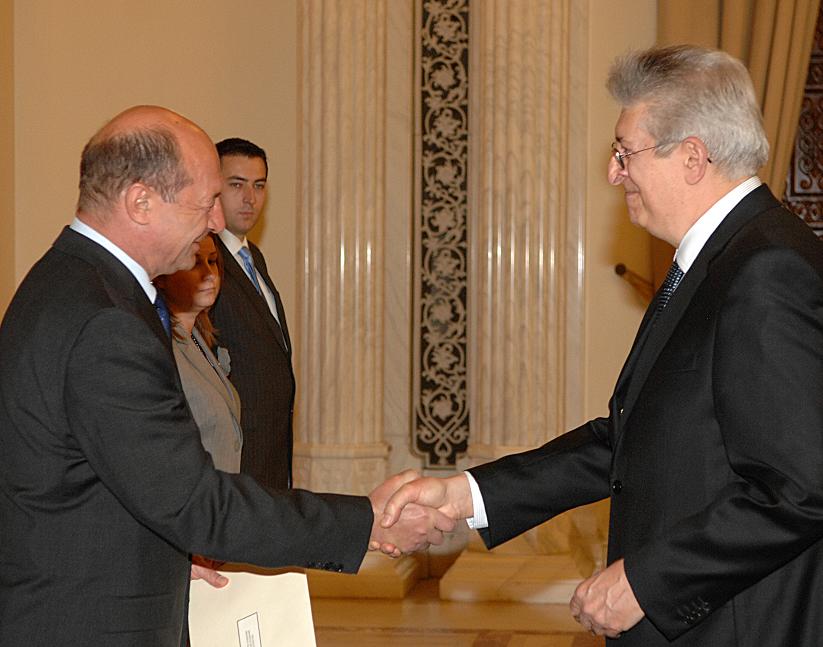 [Zoran+Popovici+Traian+Basescu+Romania+Serbia.jpg]