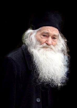 [Parintele+Justin+trist.JPG]