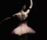 [art,artistic,ballerina,ballet,beautiful,dance,dark,photography,pretty,tutu-b4ffc1a646e6b66abc2b8d6335cd857f_m.jpg]