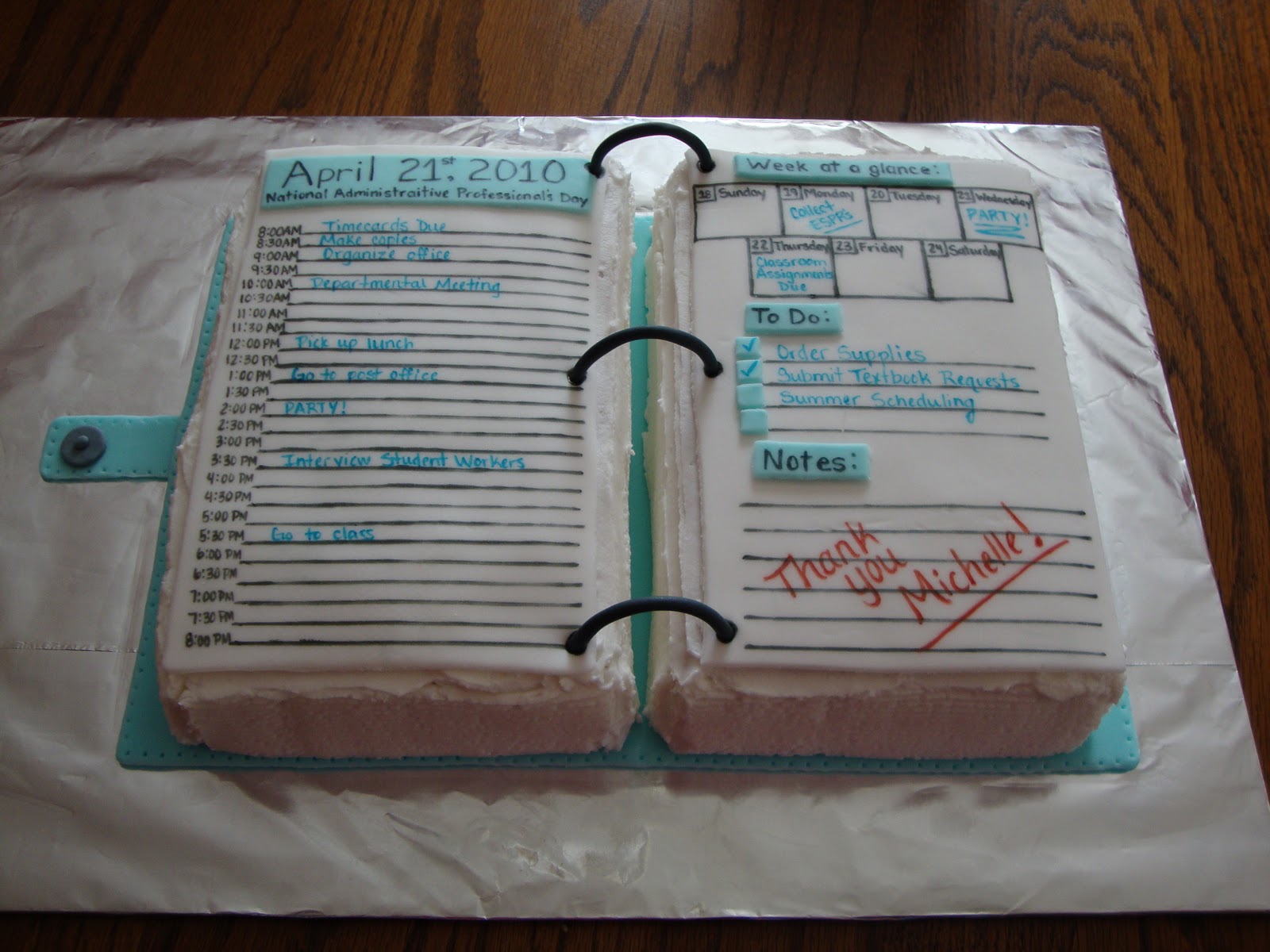 MegaPretty Cakes Day Planner Cake