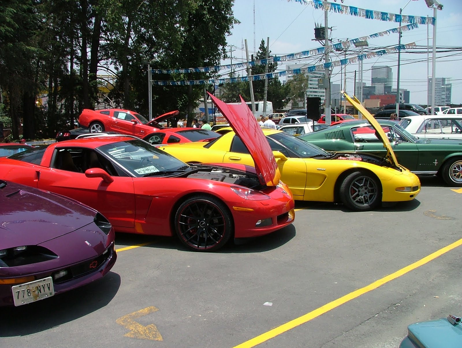 Autosmotosymasss American muscle car day en Mexico