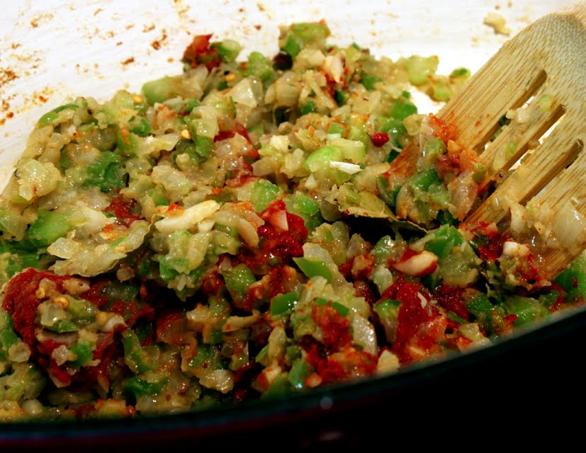 [Tomato+paste+to+trinity+mixed.JPG]