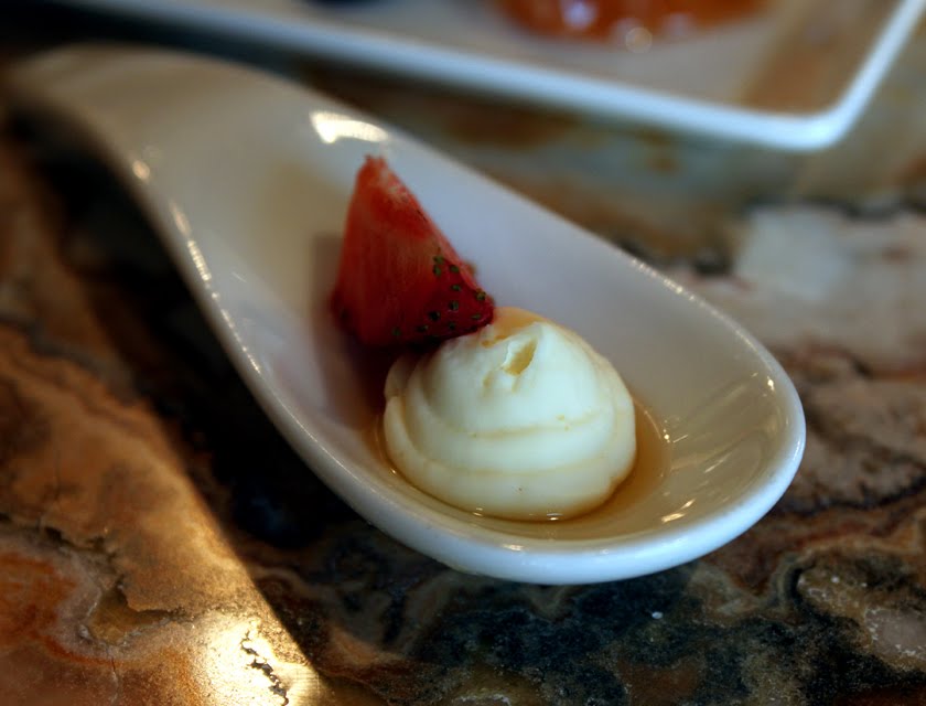 [Mascarpone+Balsamic+and+Strawberry.JPG]