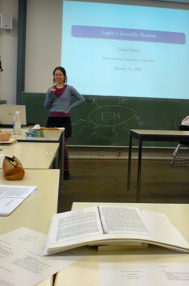 [sprache_und_welten_-_dunjas_lecture_about_leplin-rescaled.JPG]