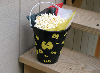 [Spooky-Bucket-Halloween-Craft-photo-350x255-AFormaro-0141_rdax_65.jpg]