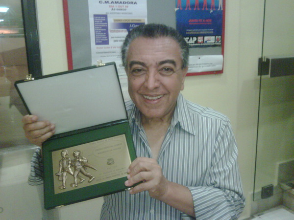 [mauricio_premio.jpg]