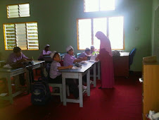 Guru SRIP Tahfiz Fuqaha sedang mengajar