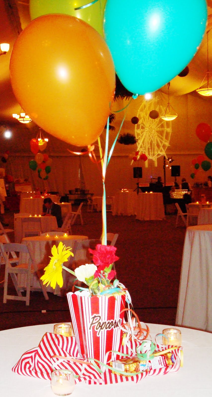 Pineapple Juice Fun Centerpiece Ideas!