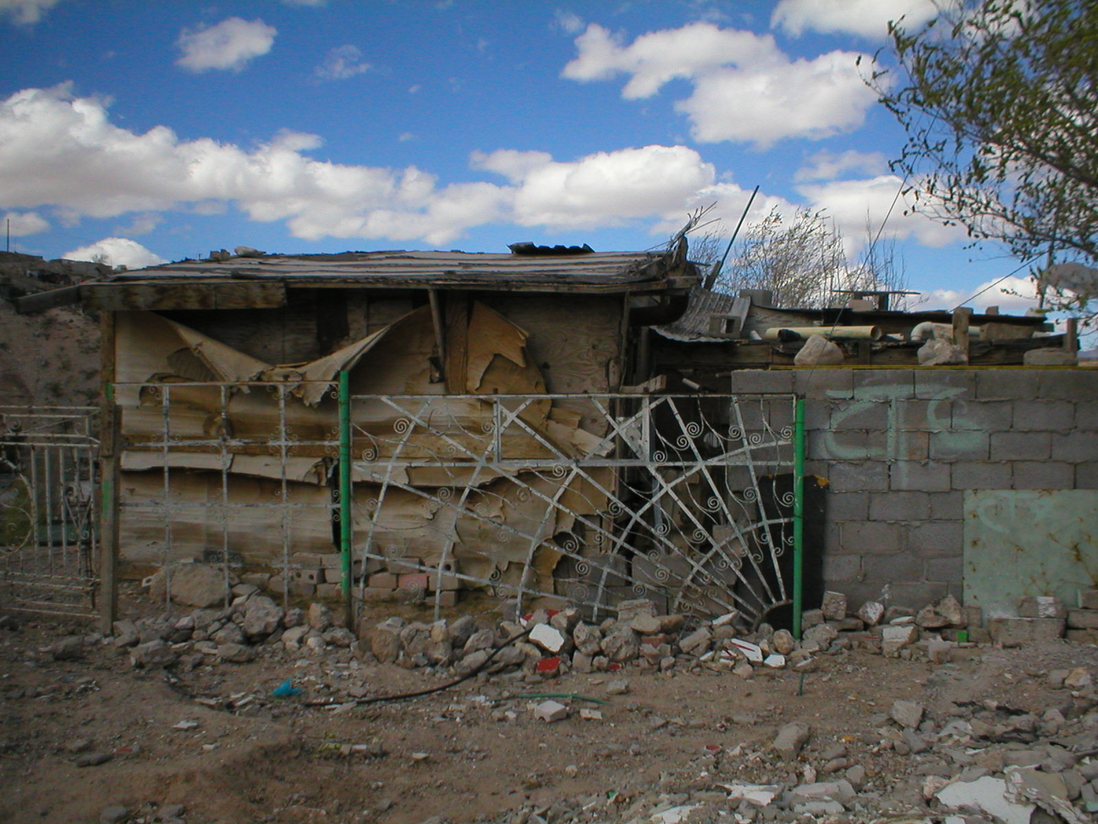 [to-be-built+house-SENT.jpg]