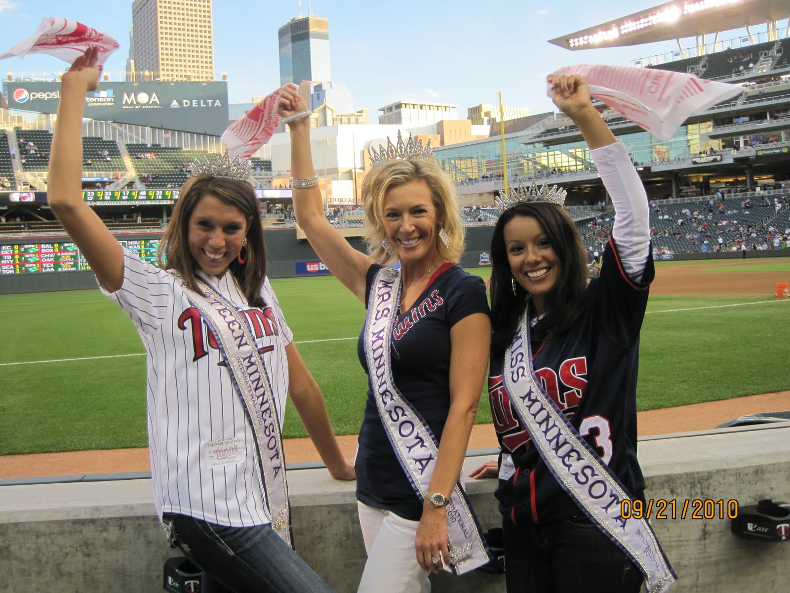 Susie Overvold International Night at the TWINS GAME Clinched the