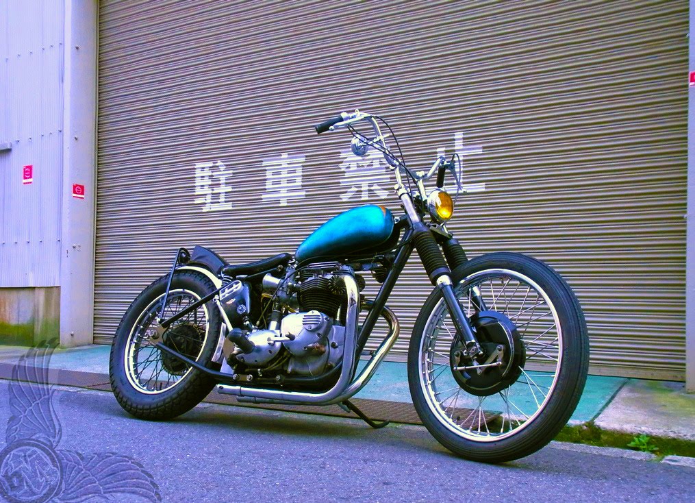 1969 triumph chopper on a japanese street