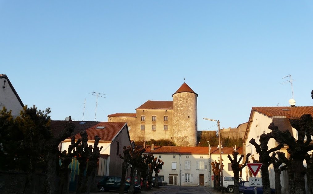 La Lorraine se dévoile... Château médiéval à GondrecourtleChâteau