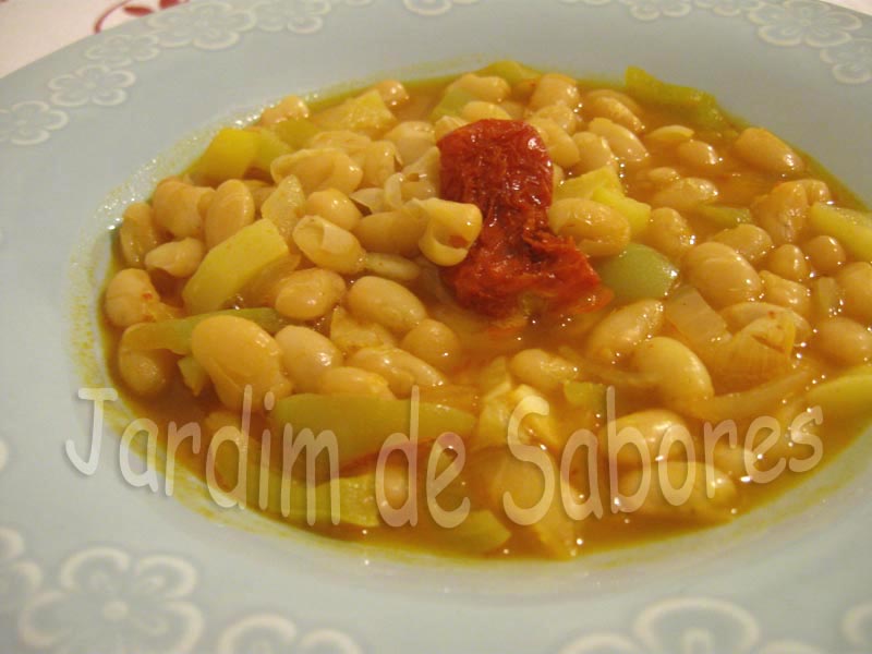 [Feijão+Branco+com+Courgette.jpg]