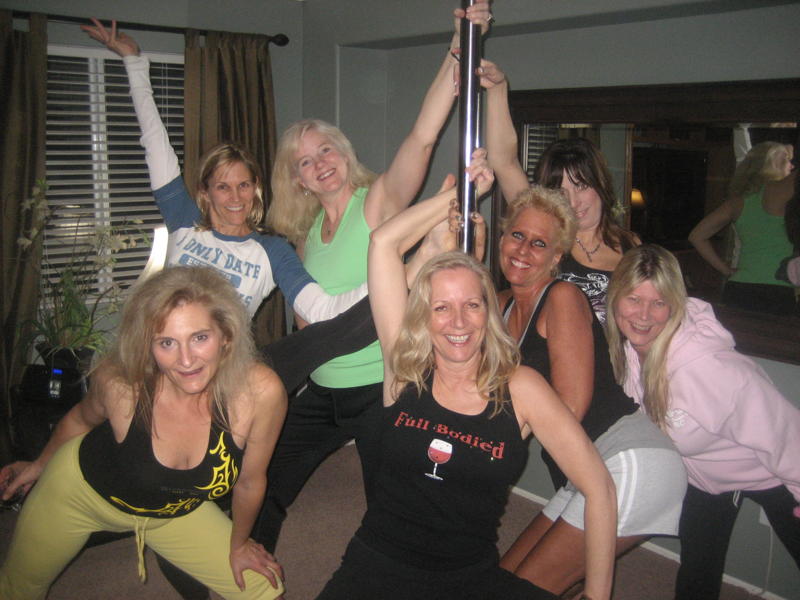[Jackie+up+pole.jpg]